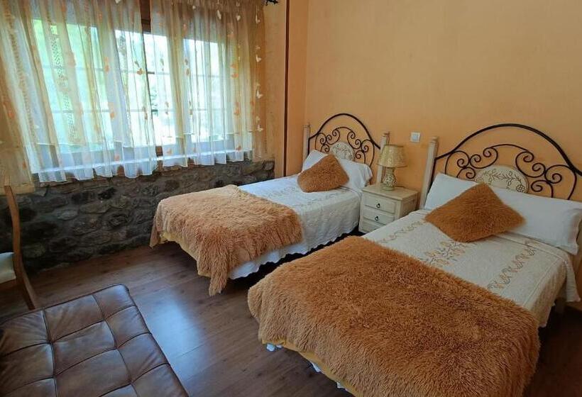 غرفة قياسية ثلاثية, Posada El Manjon