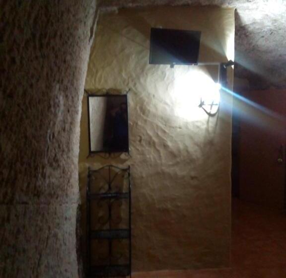 اتاق استاندارد با تخت بزرگ برای معلولان, Hostal Batato