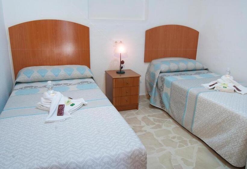 سوییت جونیور لوکس, Hostal Batato