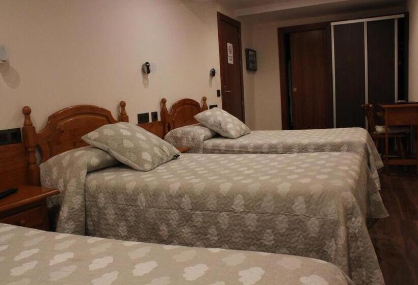 스탠다드 트리플 룸, Hostal Extremeño