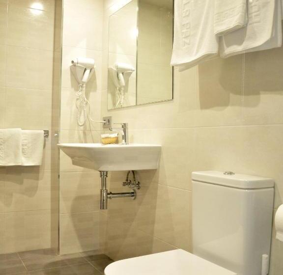 اتاق سوپریور, Hostal Paz