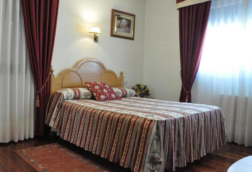 Номер Стандарт Трехместный, Hostal Paz