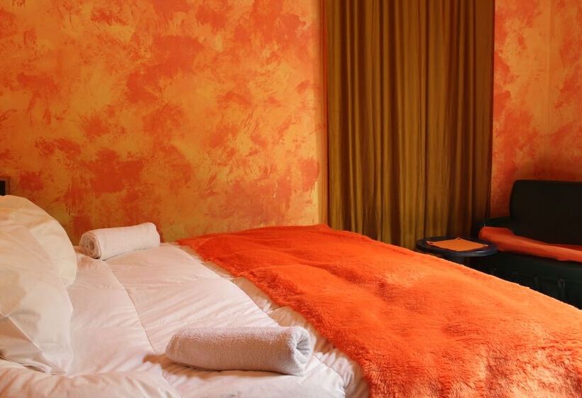 Номер Стандарт Четырехместный Совместный Санузел, Bed & Art Barcelona