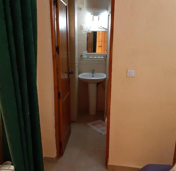 Четырехместный Номер Стандарт, Hostal El Patio