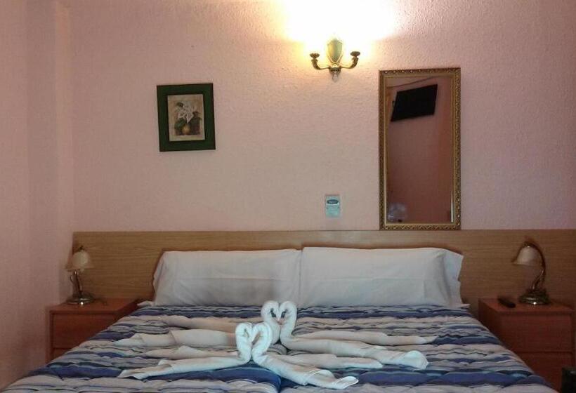 Номер Стандарт, Hostal El Patio