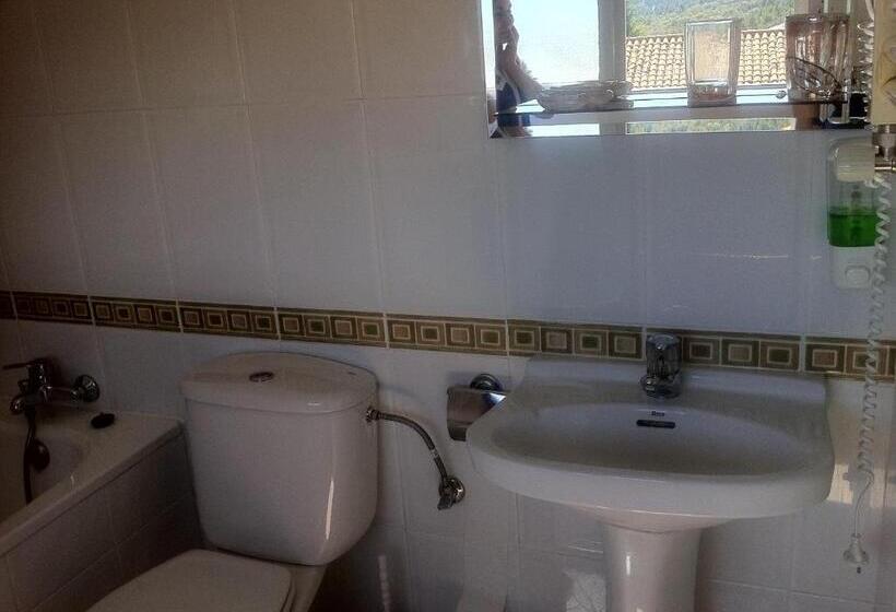 Номер Стандарт, Hostal Madrid Paris