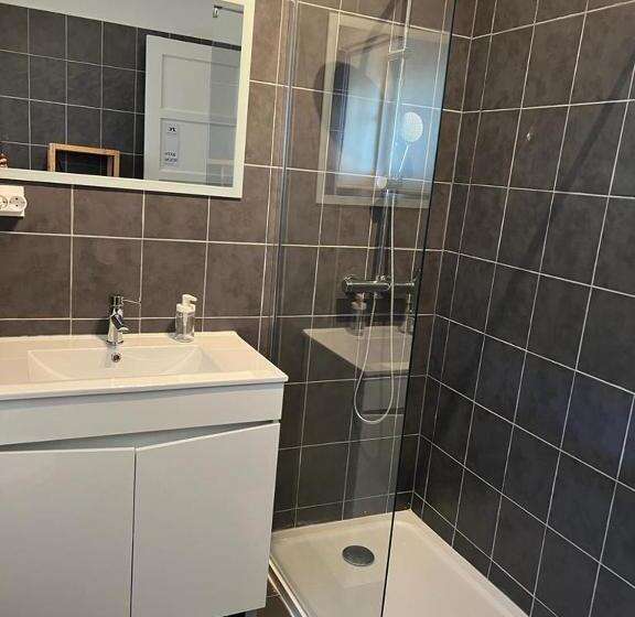 Quarto Familiar Banheiro Compartilhado, Alvalade Ii Airport Guest House