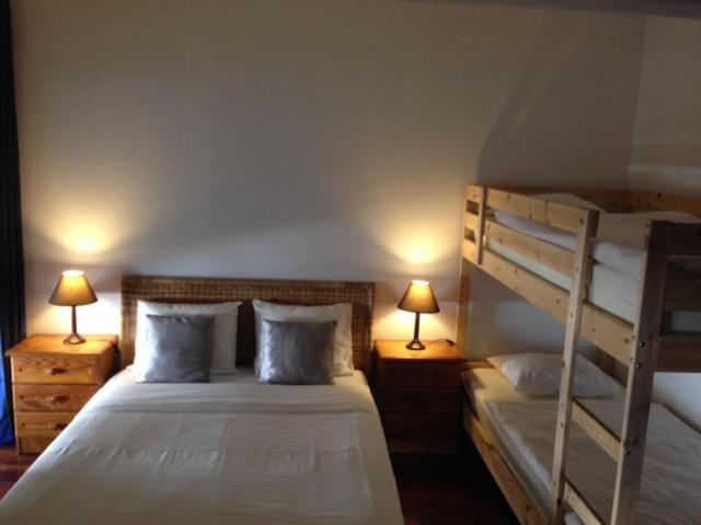 اتاق استاندارد چهارنفره با سرویس بهداشتی مشترک, Palm Guesthouse B&b Rooms