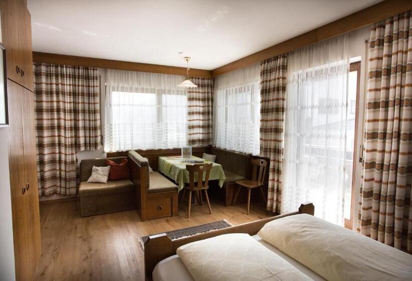 带1个卧室带花园景观的公寓, Residence Rienz
