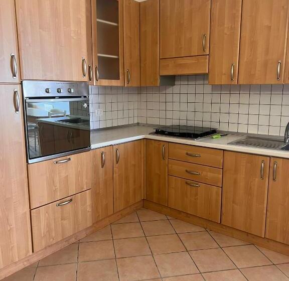 Дом 1 Спальня, Appartamenti Serena