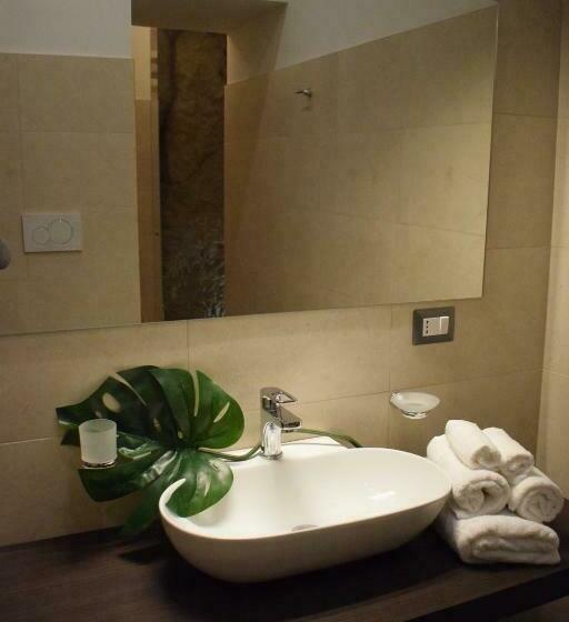 Трехместный Номер Стандарт с Балконом, Cento Tari' Guest House