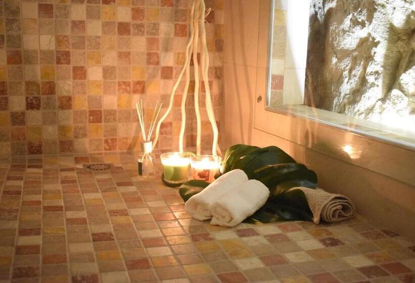 Трехместный Номер Стандарт с Балконом, Cento Tari' Guest House
