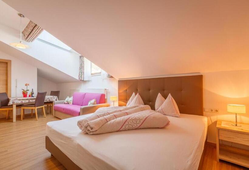Escritório Deluxe, Residence Silvia