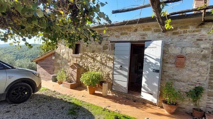Полулюкс, Agriturismo La Scarpaia