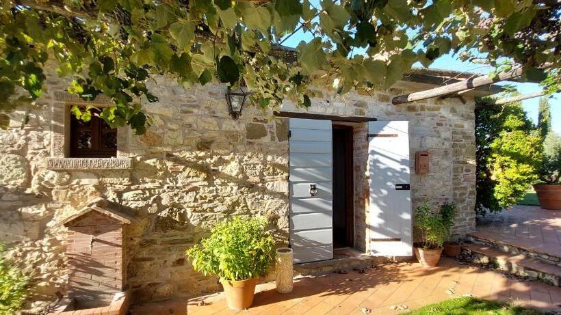 Полулюкс, Agriturismo La Scarpaia