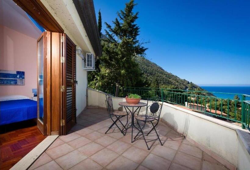اتاق استاندارد با چشم‌انداز دریا, Villa Stefania