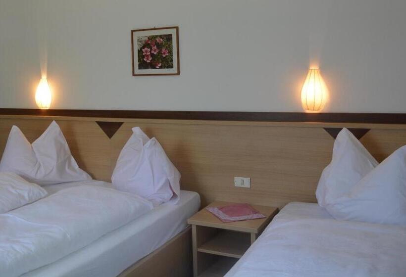 Номер Стандарт Трехместный, Villa Vera
