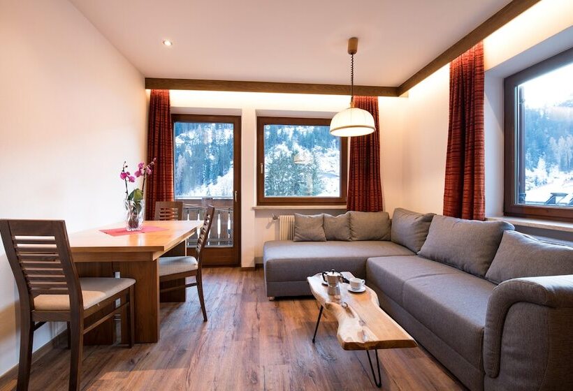 شقة غرفة نوم واحدة مزودة بشُرفة, B&b La Tambra   Central With Restaurant