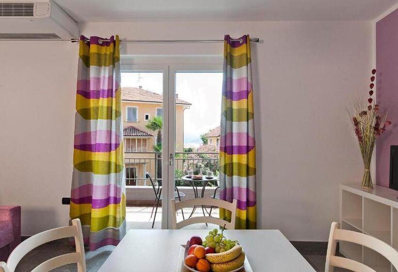 Апартаменты 1 Спальня с Балконом, Helianthus Residence