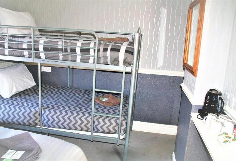 Четырехместный Номер Стандарт, Pine Lodge