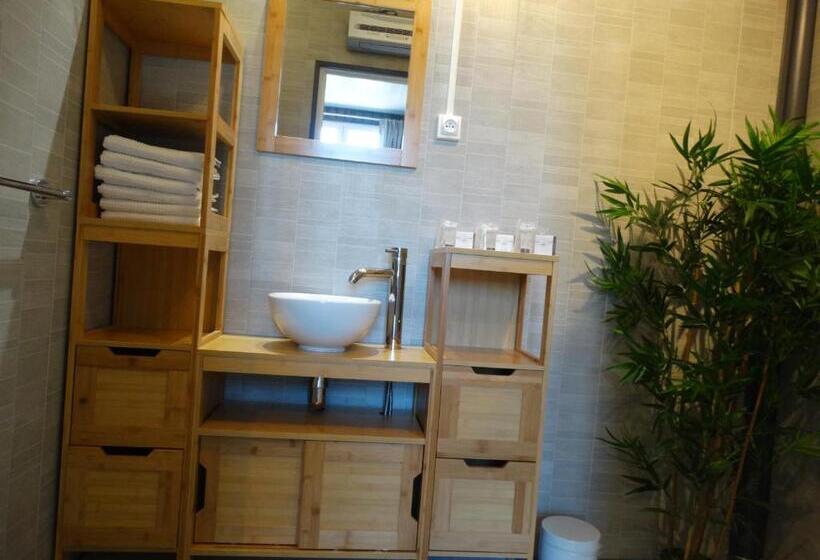 Номер Стандарт Трехместный, Résidence Fleur Des Pins   Gites & Chambres D Hôtes