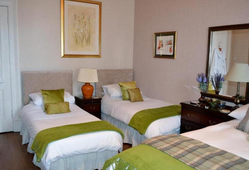 Семейный Номер, Maybank Guest House