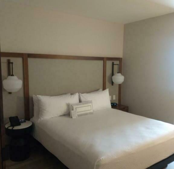 Büyük Çift Kişilik Yataklı Standart Oda, Fairfield Inn & Suites By Marriott Cancun Airport