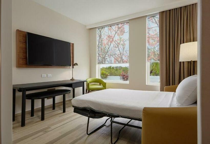 Büyük Çift Kişilik Yataklı Süit, Fairfield Inn & Suites By Marriott Cancun Airport