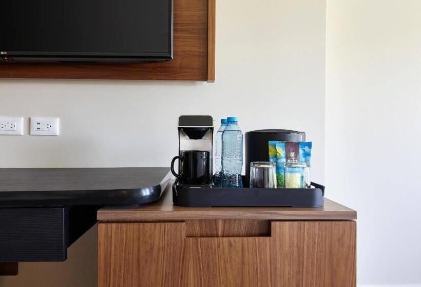 Büyük Çift Kişilik Yataklı Süit, Fairfield Inn & Suites By Marriott Cancun Airport