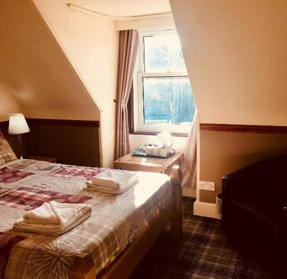 اتاق سوپریور سه تخته, Glengorm Guest House