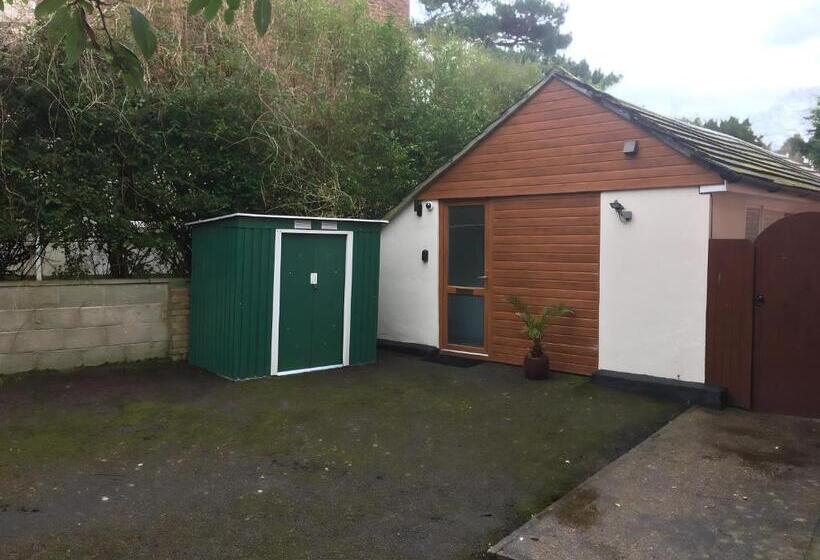 Студия Стандарт, Poole Park House