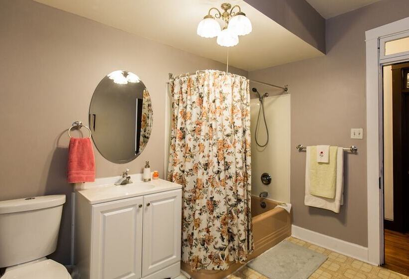 Номер Стандарт Совместная Ванная, Red Rose Bed & Breakfast