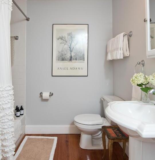 Номер Стандарт, Hudson B&b