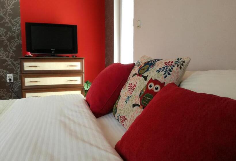 سوییت, Apartmani Rale Rooms