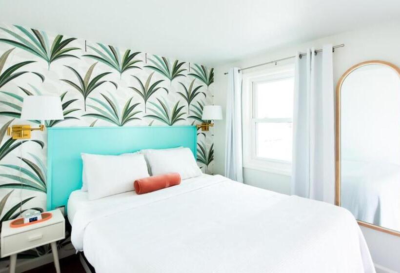 Escritório Estándar, Royal Palms Motel