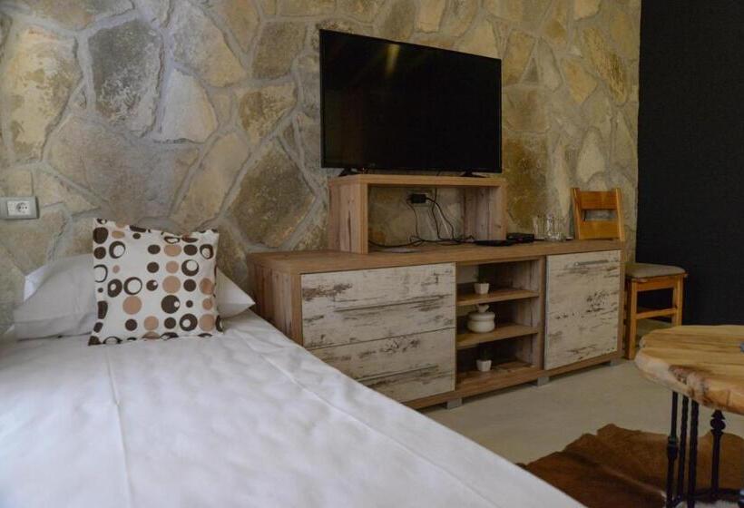 اتاق لوکس, Stara Hercegovina