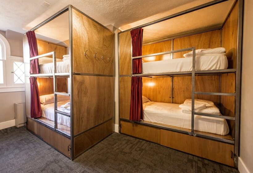 공동 객실, Ember Hostel