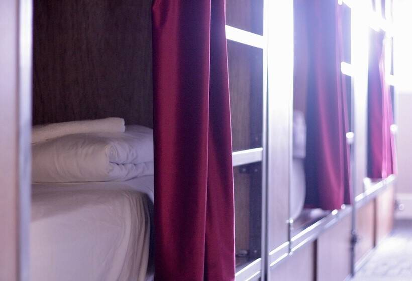 공동 객실, Ember Hostel