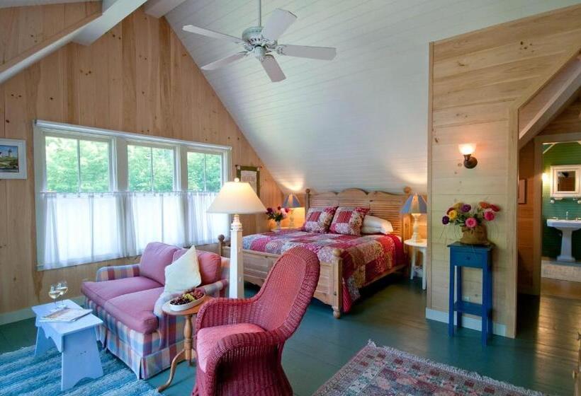 Номер Deluxe Вид на Море с Балконом, Coveside Bed & Breakfast