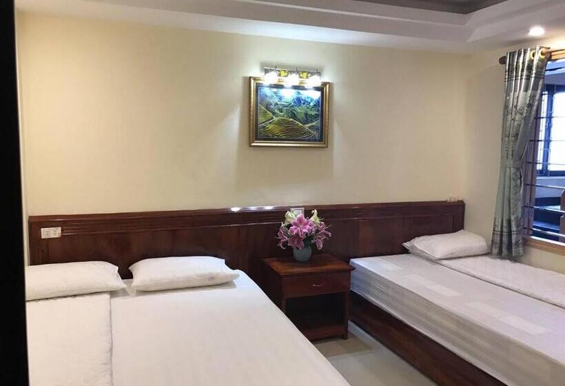 اتاق خانوادگی با چشم‌انداز باغ, Camellia Guest House