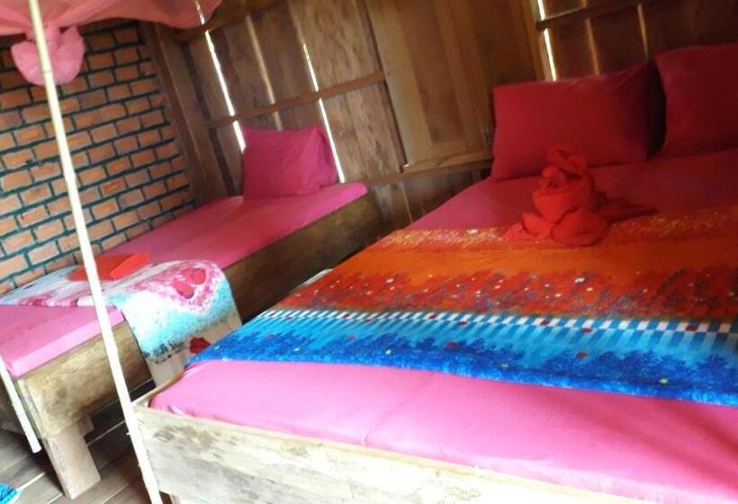 标准间带山景, Tree Lodge Banlung