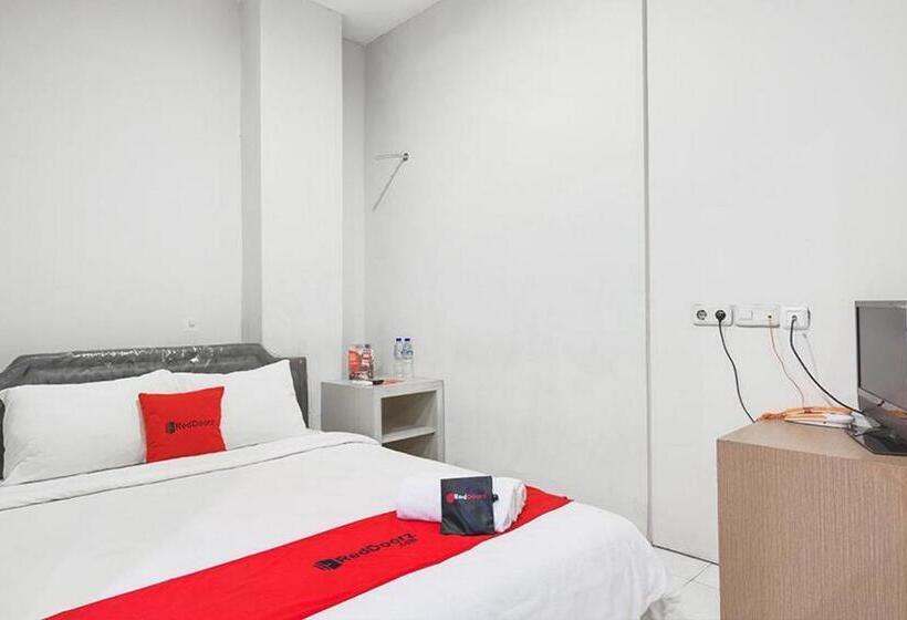 Номер Economy, Reddoorz At Siwalankerto Surabaya