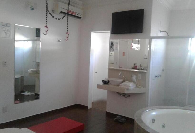استودیوی استاندارد, Prime Motel