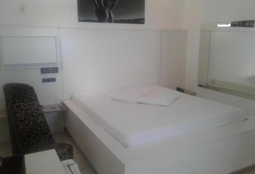 استودیوی استاندارد, Prime Motel