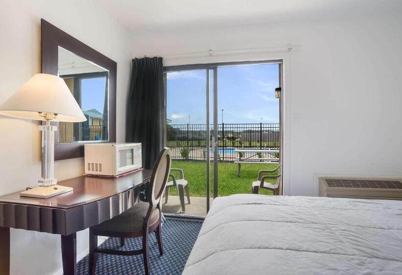 스탠다드 룸, Rodeway Inn At Somers Cove Marina
