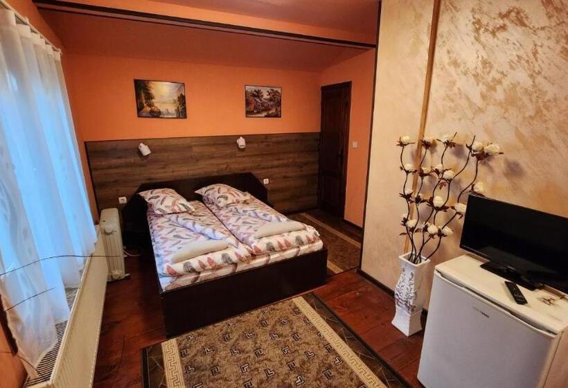 Студио Стандарт с Балконом, Guest House Pip