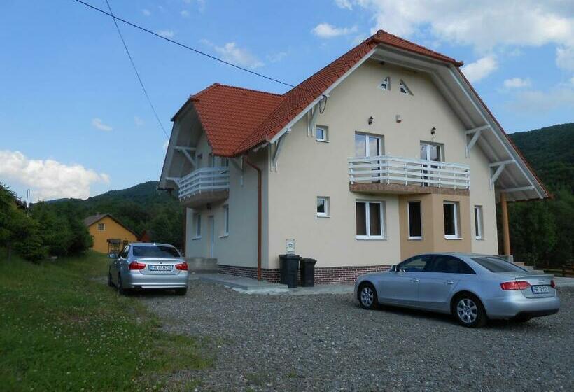 패밀리 룸, Halasto Pension