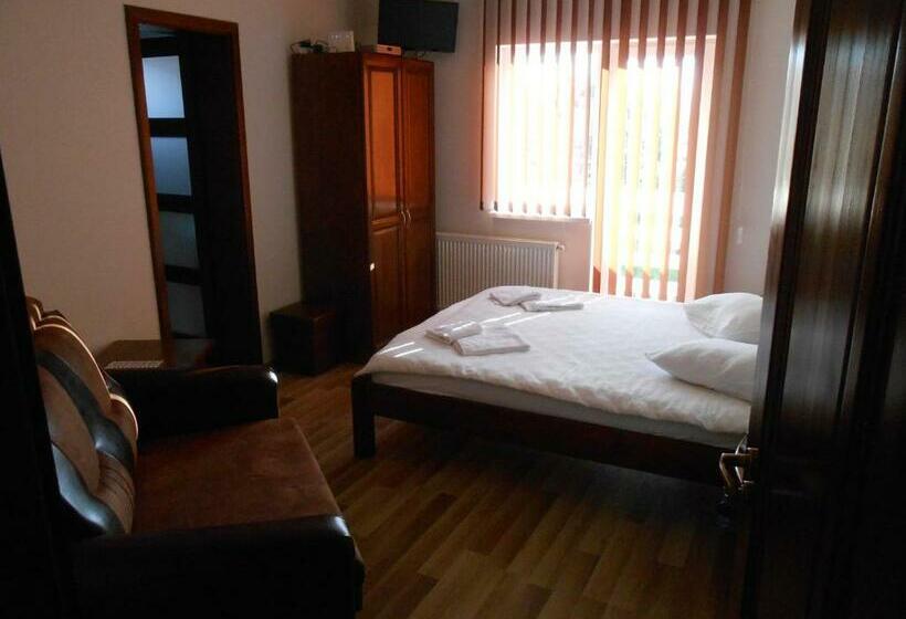 패밀리 룸, Halasto Pension