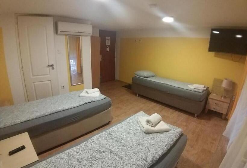 스탠다드 트리플 룸, Deniz Guesthouse