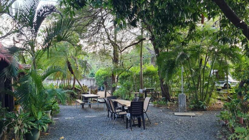 Семейный Номер, Congos Hostal Y Camping